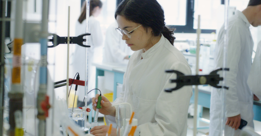 Laboratoire de microbiologie disponible pour projet agroalimentaire
