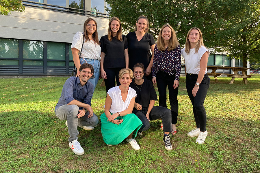 Photo de groupe de la cellule innovation Aoste et un consultant isara conseil